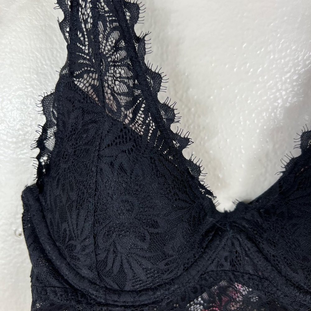 PINK by Victoria's Secret Black Padded Lightly Lined Lace Halter Bralette Size X - Picture 2 of 8
